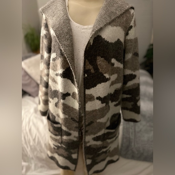 S | Cleo Long Cardigan - Picture 1 of 3